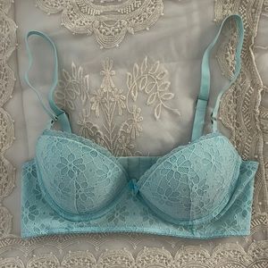 Beautiful Gilly Hicks Push ‘Em Up Long-Line Bra